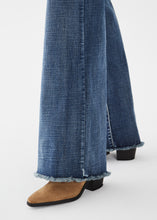 Load image into Gallery viewer, FDJ Suzanne Wide Leg Jean - Style 6775809
